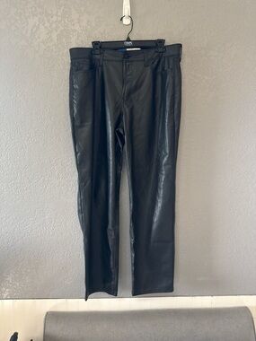 [187] Old Navy Black Faux Leather Straight-Leg Pants